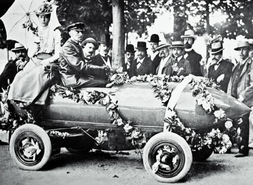 La Jamais Contente, premier véhicule de l'histoire à passer les 100km/h