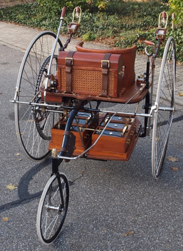 La voiture électrique d'Ayrton et Perry