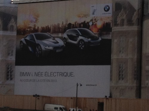 L'affiche de BMW à Paris pour i3 et i8