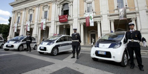 rome voiture electrique police