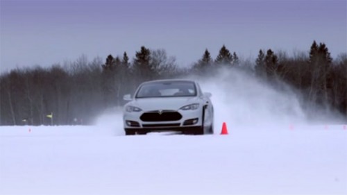 tesla model s neige