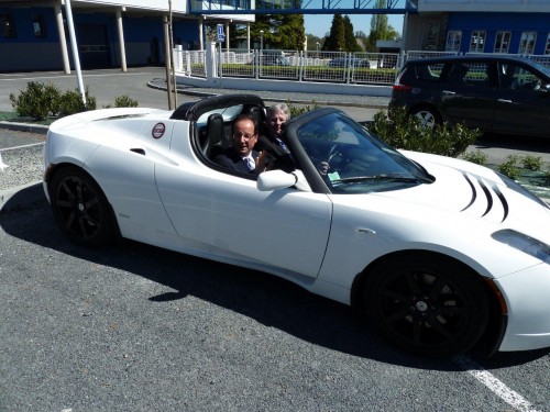 François Hollande en voiture électrique : la Tesla Roadster