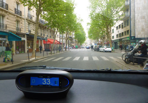 en route avec Autolib' à paris