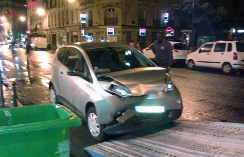 Accident d'une voiture Autolib'