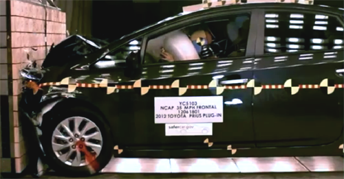 Le crash test de la Toyota Prius Plug-in