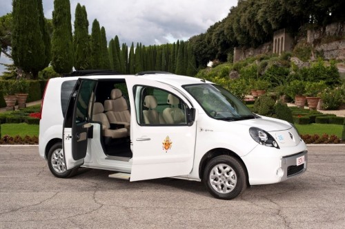 La Papamobile électrique : une renault Kangoo ZE