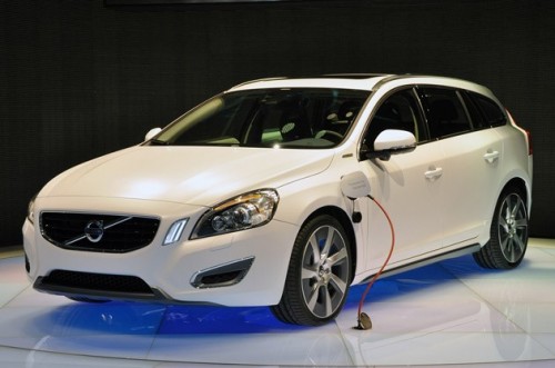 La voiture hybride de Volvo V60 plug-in