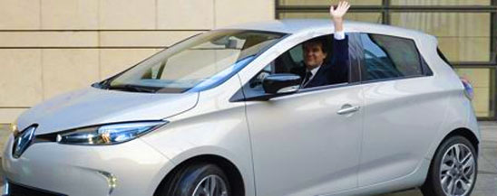 montebourg a reçu la première renault zoe ZE