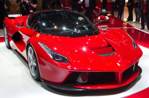 Ferrari LaFerrari front left view