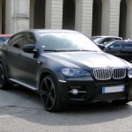 BMW produit déjà des voiture thermiques avec de la fibre de carbonne, comme ce X6.