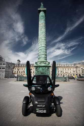 Le véhicule électrique Twizy Place Vendome