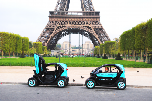 Le véhicule électrique Twizy, objet touristique pour Twiztour