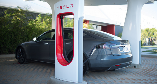 superchargeur Tesla arrive en France