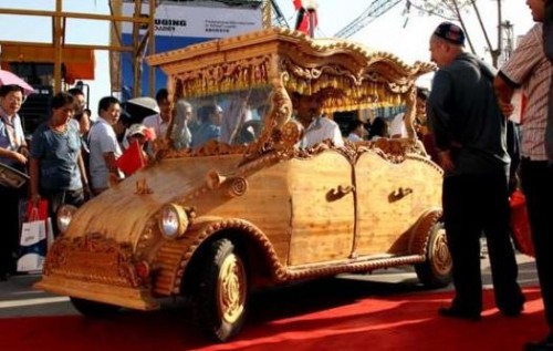 2012 : déjà une voiture électrique en bois