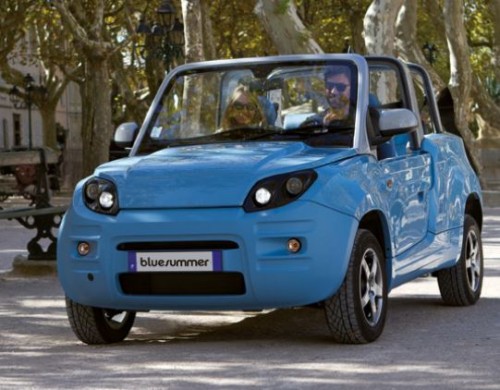 Le cabriolet bluesummer electrique ressemble à une Mehari