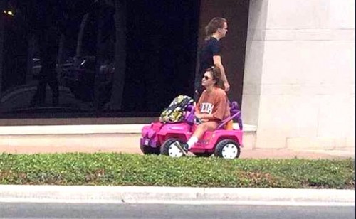 voiture electrique barbie